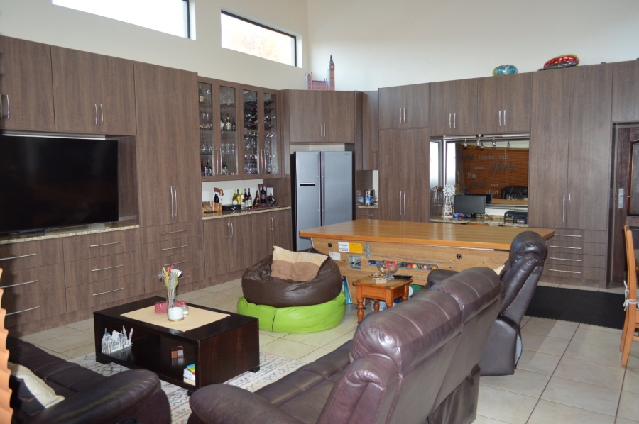 4 Bedroom Property for Sale in Flamwood North West